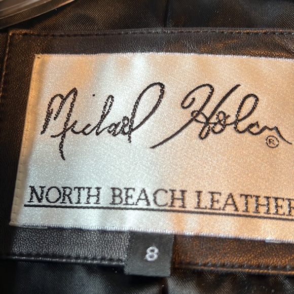Women’s Michael Hoban Leather Jacket. Size 8 Classic Black. 5 Button down. - Picture 3 of 9